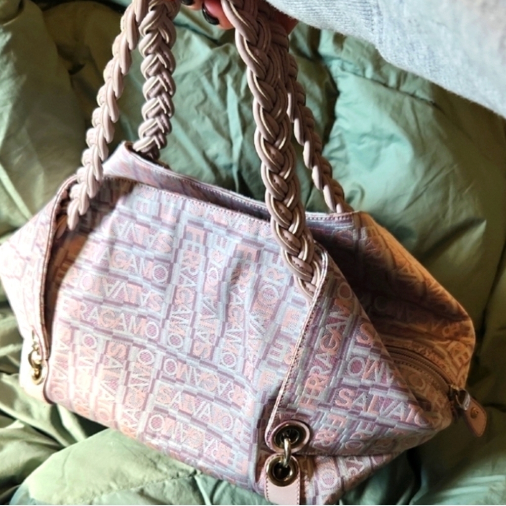 🖤Salvatore Ferragamo Light Pink &Lavender Folded Braided Shoulder Bag